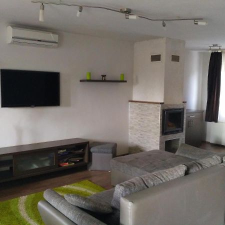 Family Holiday Apartman Nyiregyhaza Ngoại thất bức ảnh