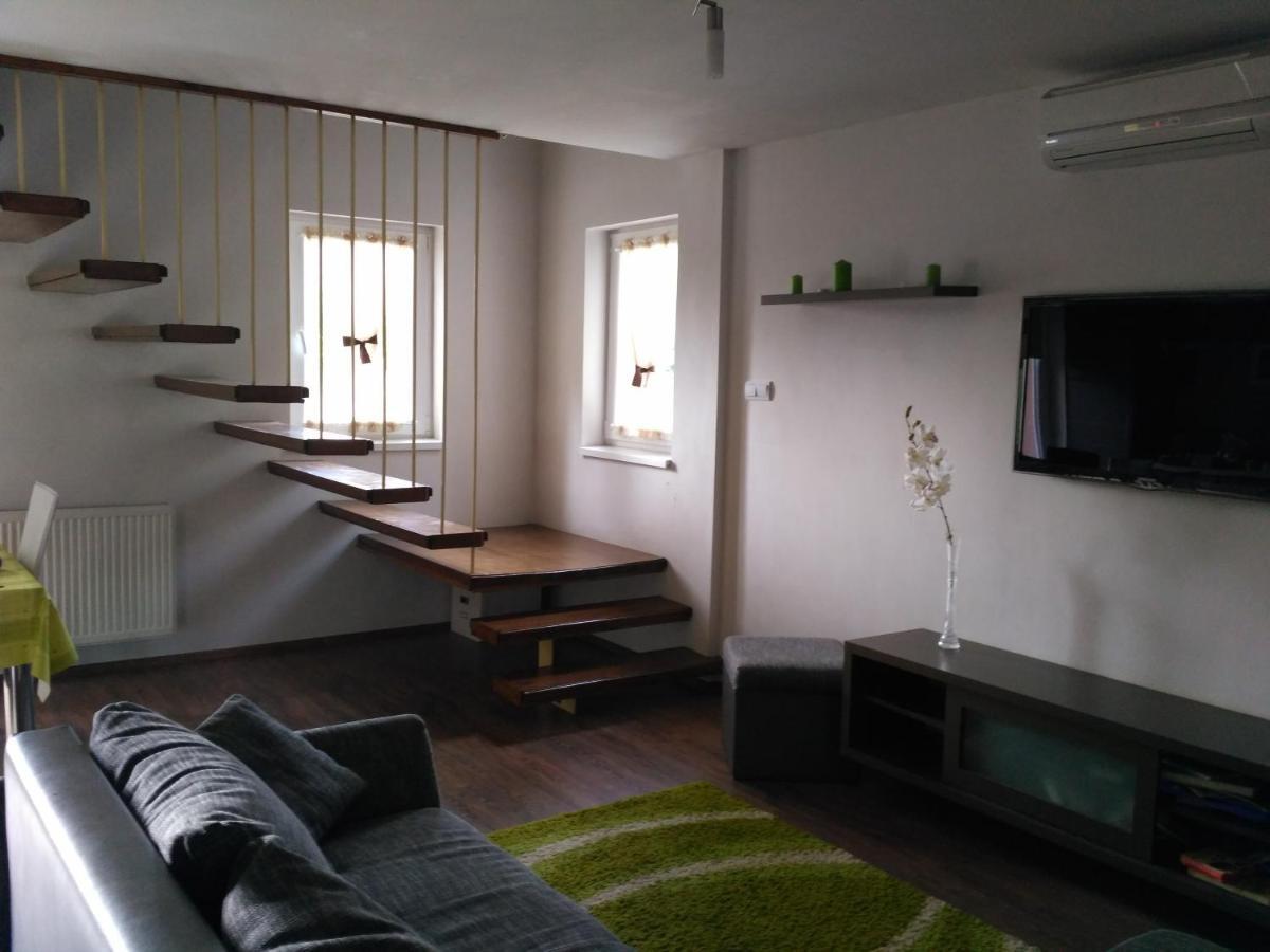Family Holiday Apartman Nyiregyhaza Ngoại thất bức ảnh